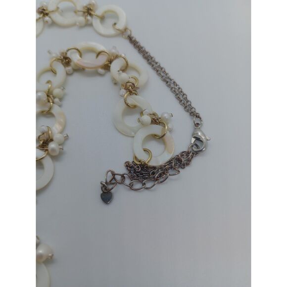 Vintage White Shell Circles Y Drop Gold Tone Teardrop 16-18" Pendant Necklace - Picture 5 of 6